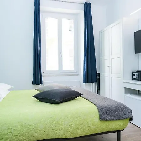 Lia Cinque Terre Wave