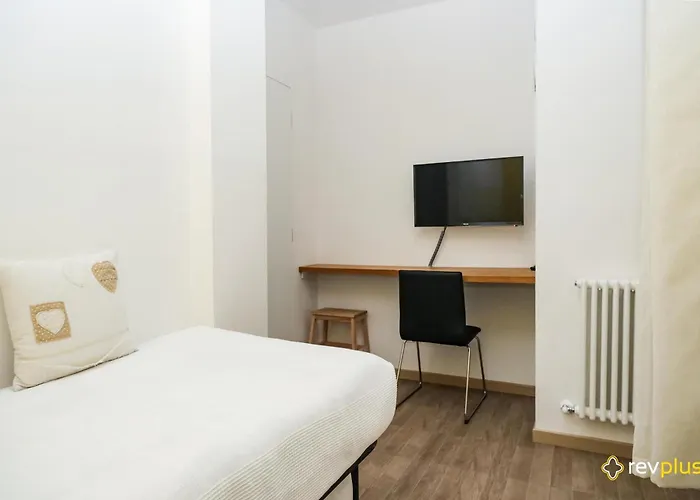 Lia Cinque Terre Wave