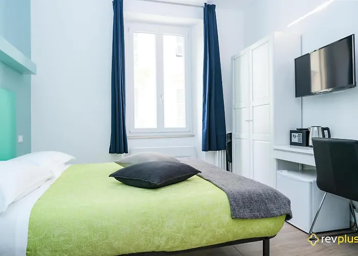 Lia Cinque Terre Wave 3*